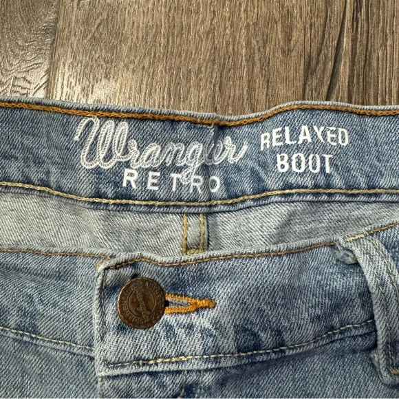 Wrangler crest retro relaxed fit Men's Light Blue Bootcut Jeans size 38x34 - Picture 8 of 11